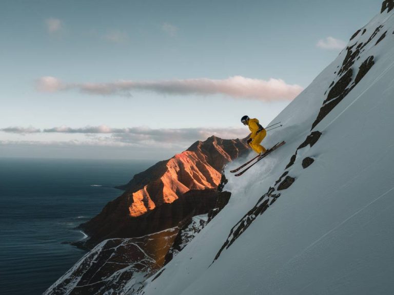 L’expérience unique de skier au Chili : entre Andes et océans